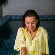 wet.look.me: Wetlook girl gets wet in pool in jeans | Wetlook.biz