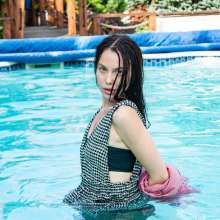 wet.look.me: Wetlook girl gets wet in dress in pool | Wetlook.biz