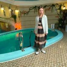Wet Live Team: Alice Swam in the Pool in Her Dress and Enjoyed Herself