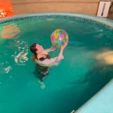 Wet Live Team: Alice Swam in the Pool in Her Dress and Enjoyed Herself