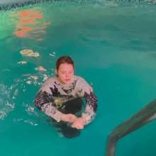 Wet Live Team: Alice Took a Dip in Her Outfit While Diving into the Pool