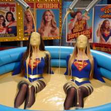 A_I_Wammer: Supergirls in custard