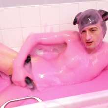 EmoGuyGunge: Bath Full of Pink