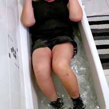 jde44: Bath Time