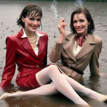carlosstf33: Wet and muddy Shoes--nude, pantyhosed or stockinged legs
