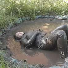 Darkabyss445: Darkabyss445 in Her Sexy Muddy Adventure