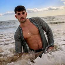 Polarwet: David Wet Photoshoot on the Beach