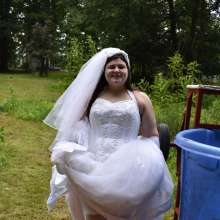 JD and Messy Andi: A Beautiful Bride Gets Dunked!
