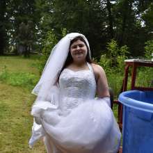 JD and Messy Andi: A Beautiful Bride Gets Dunked!
