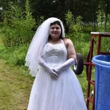 JD and Messy Andi: A Beautiful Bride Gets Dunked!