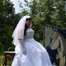 JD and Messy Andi: A Beautiful Bride Gets Dunked!