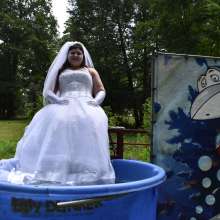 JD and Messy Andi: A Beautiful Bride Gets Dunked!