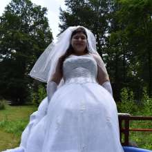 JD and Messy Andi: A Beautiful Bride Gets Dunked!
