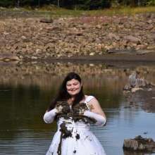 JD and Messy Andi: A Beautiful Bride in the Mud!