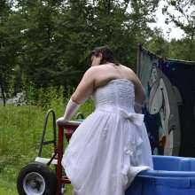 JD and Messy Andi: A Beautiful Bride Gets Dunked!