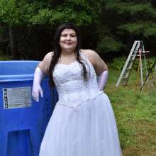 JD and Messy Andi: A Beautiful Bride Gets Dunked!