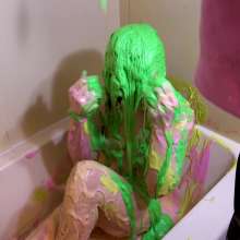 Miss Nicole: Messy Latina Meredith Is Slimed in the Tub