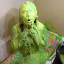 Miss Nicole: Messy Latina Meredith Is Slimed in the Tub