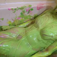 Miss Nicole: Messy Latina Meredith Is Slimed in the Tub