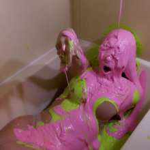 Miss Nicole: Messy Latina Meredith Is Slimed in the Tub