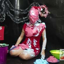 Ready2Wam Studio: Messy Christmas Edition: Monica