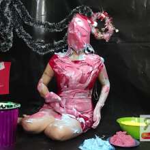 Ready2Wam Studio: Messy Christmas Edition: Monica