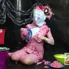 Ready2Wam Studio: Messy Christmas Edition: Monica