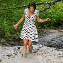 dlodoski: Summer Has Fun With Her Bubble Dress--Photos