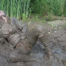 custardcouple: Muddy Schoolgirl