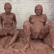 Messygirl: Mud Girls Dakota and Cassandra