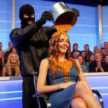 schneider: Mystery buckets gameshow
