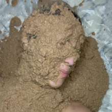 Slimed Models: Scarlett Coated in Dog Food