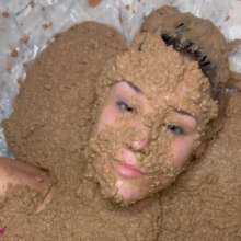 Slimed Models: Scarlett Coated in Dog Food