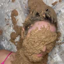 Slimed Models: Scarlett Coated in Dog Food