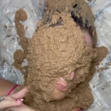 Slimed Models: Scarlett Coated in Dog Food