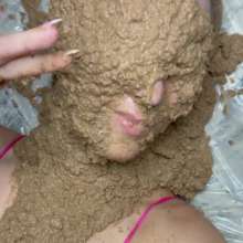 Slimed Models: Scarlett Coated in Dog Food