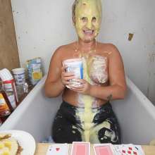 Jeremy Custard: Splosh Casino Home Edition with Essie