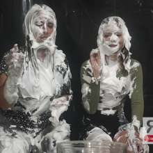 Ready2Wam Studio: Toss the Coin Messy Game with Maya and Diana