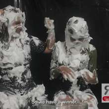 Ready2Wam Studio: Toss the Coin Messy Game with Maya and Diana