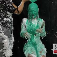Ready2Wam Studio: Toss the Coin Messy Game with Maya and Diana