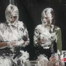 Ready2Wam Studio: Toss the Coin Messy Game with Maya and Diana