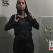 Ready2Wam Studio: Viviana Gets Wet After Her First Mess Ever