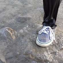 Ag Italian Wetlook: New model Monik in river with leggings, shirt and sneakers