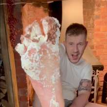 gungemaster3: Lick That Cake and Trifle off My Feet