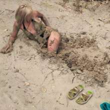 QS4Ever: Lucy Kitty in Beach Sand Trap