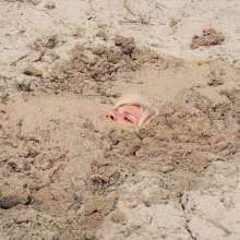 QS4Ever: Lucy Kitty in Beach Sand Trap