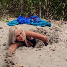 QS4Ever: Lucy Kitty in Beach Sand Trap