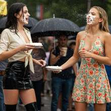 Sleazoid44: Pie Fight at a Bake Sale