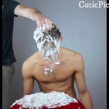 Cutiepied-production: Pierrot 6 : Face Pushed into Pies