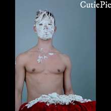 Cutiepied-production: Pierrot 6 : Face Pushed into Pies
